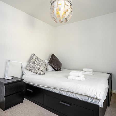Comfy 2 Bedroom Apartment Near Edinburgh City Centre מראה חיצוני תמונה