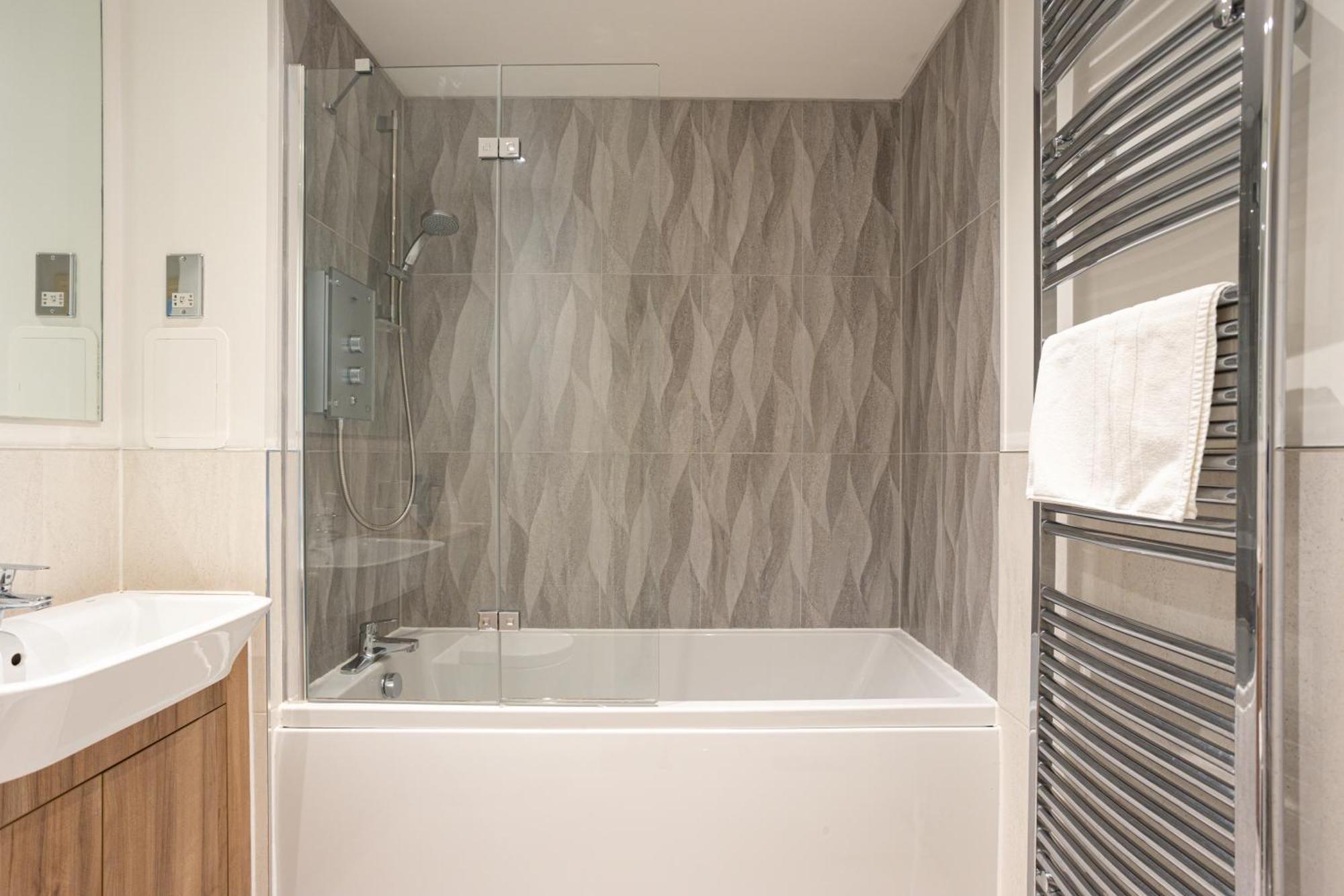Comfy 2 Bedroom Apartment Near Edinburgh City Centre מראה חיצוני תמונה