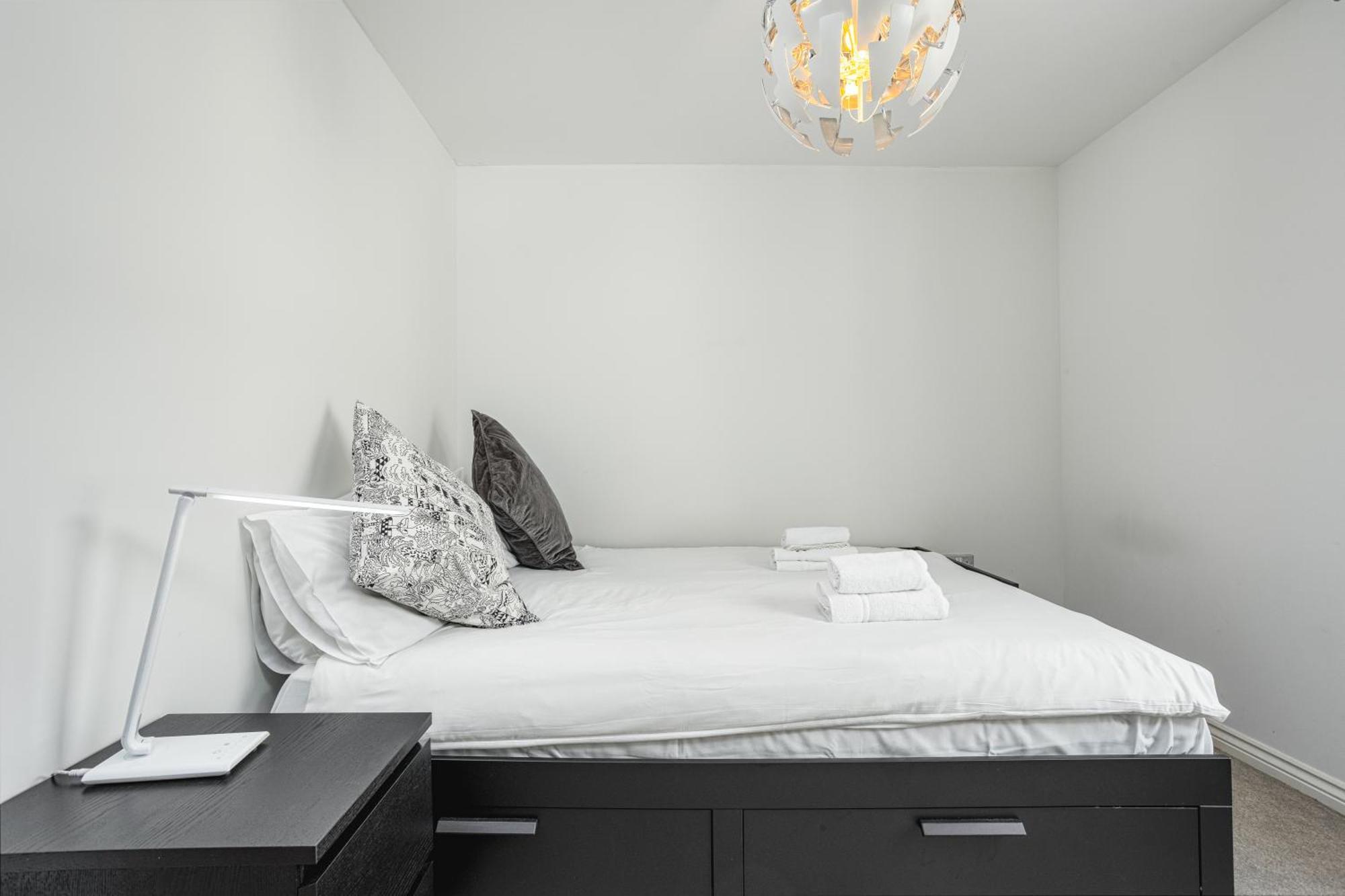 Comfy 2 Bedroom Apartment Near Edinburgh City Centre מראה חיצוני תמונה