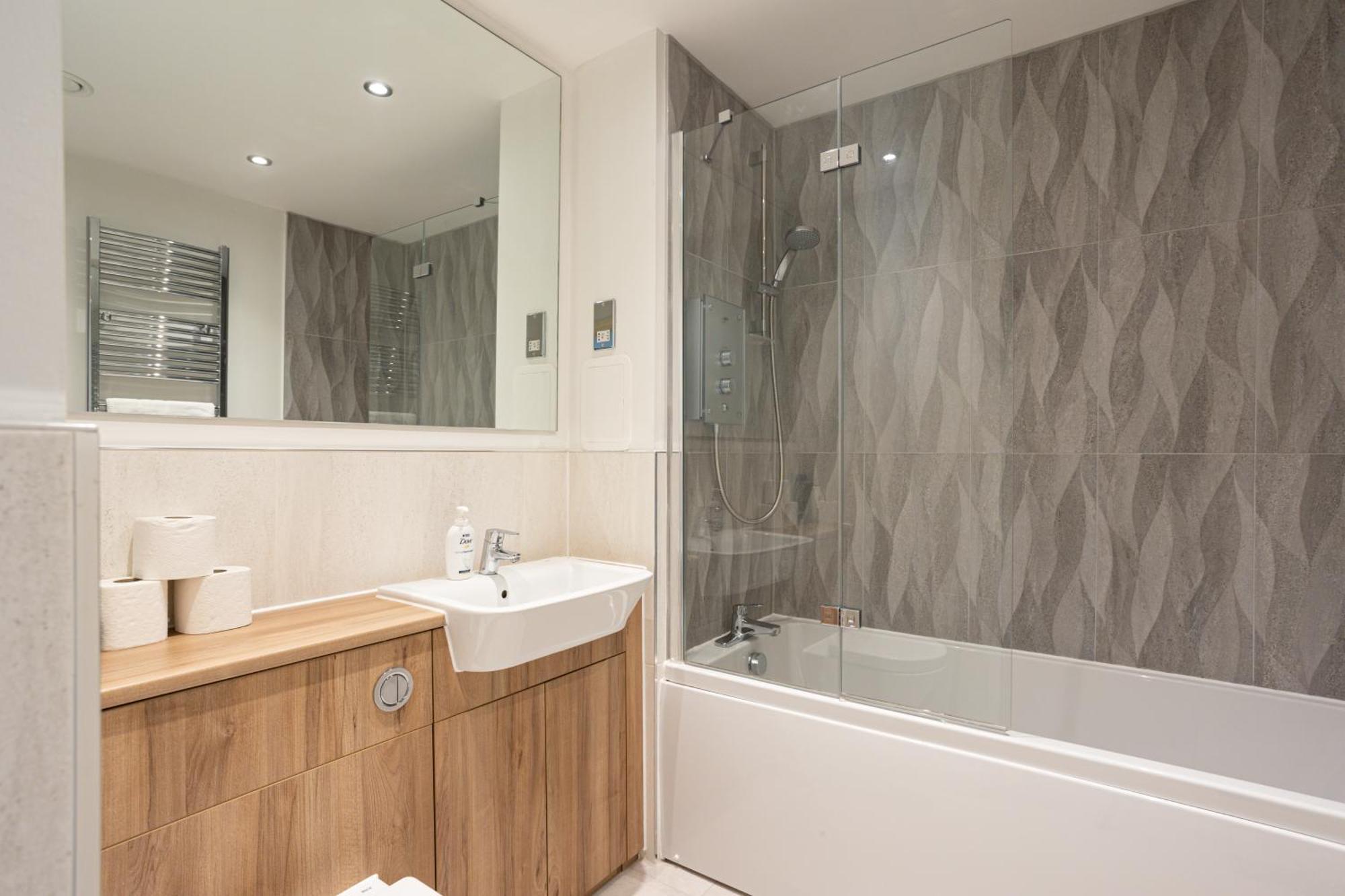 Comfy 2 Bedroom Apartment Near Edinburgh City Centre מראה חיצוני תמונה