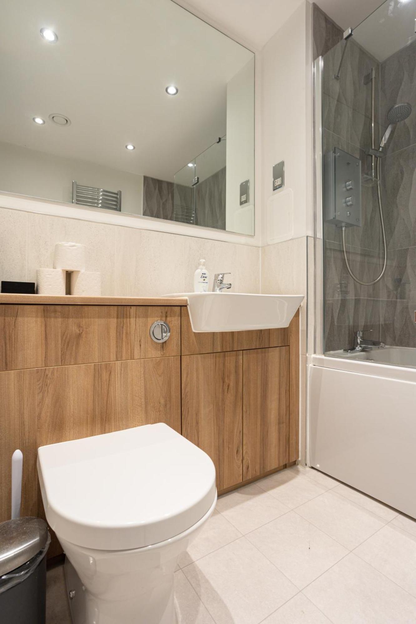 Comfy 2 Bedroom Apartment Near Edinburgh City Centre מראה חיצוני תמונה