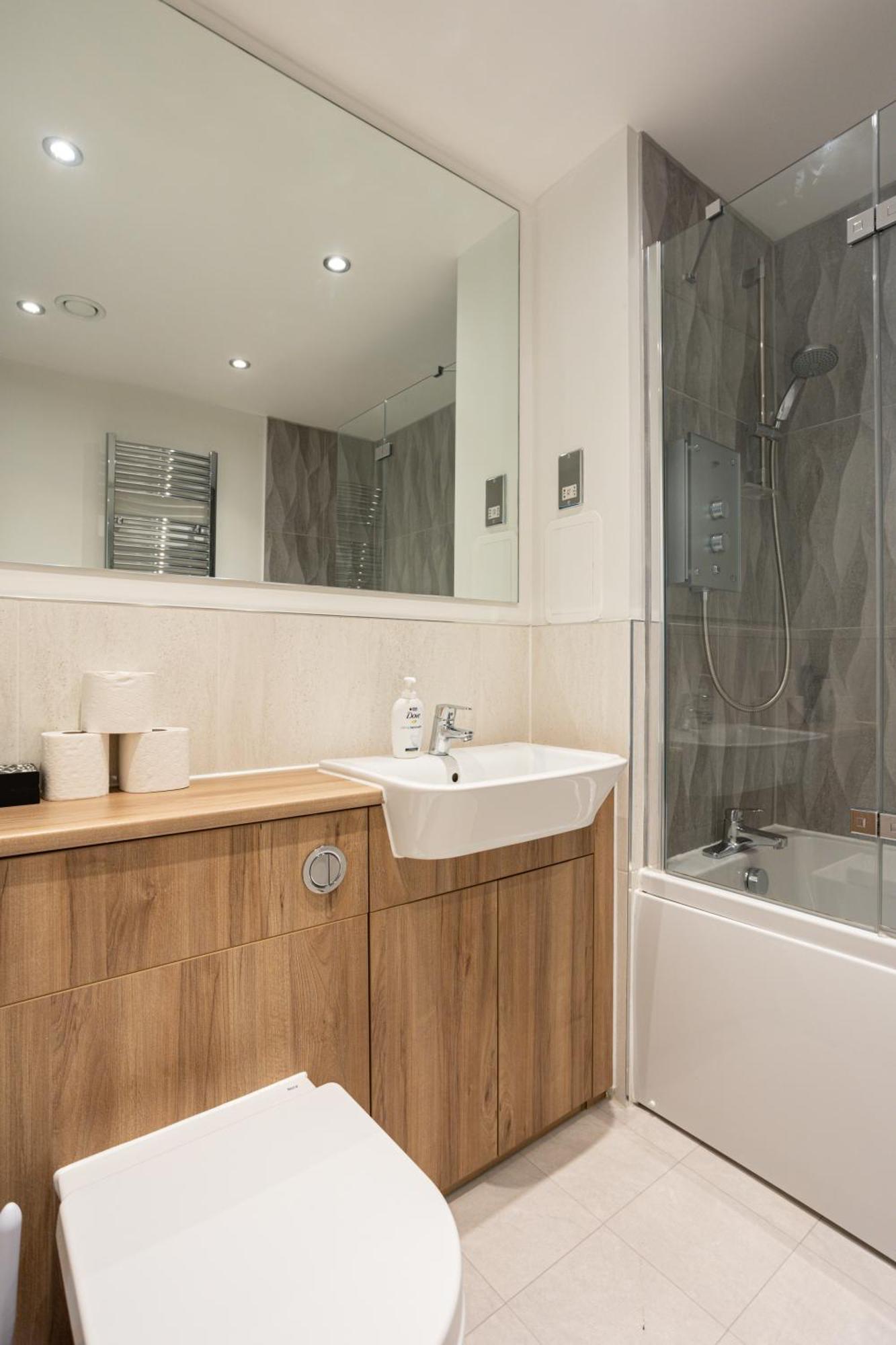 Comfy 2 Bedroom Apartment Near Edinburgh City Centre מראה חיצוני תמונה